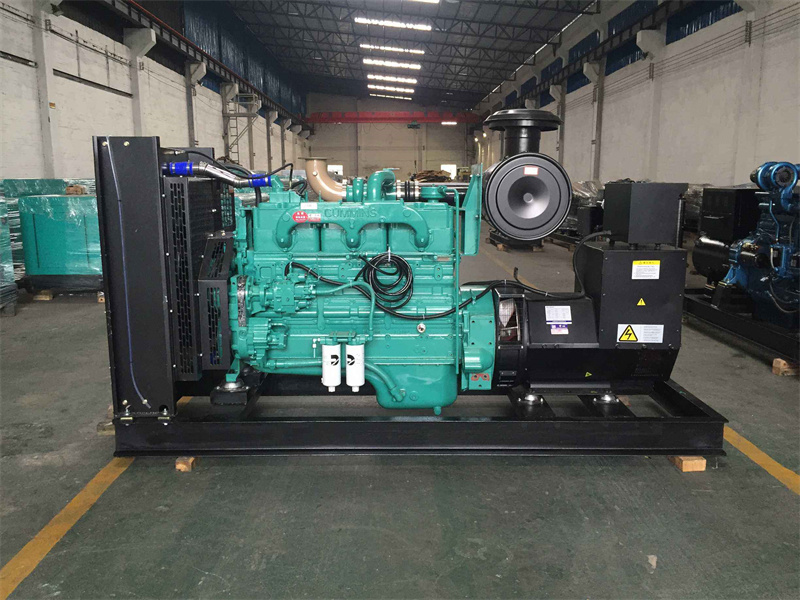 甘孜如何判断一个电压表是否具有自动量程切换功能？