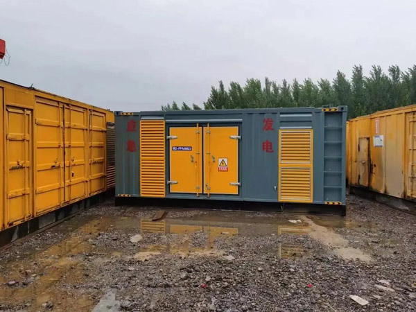 甘孜柴油发电机如何判断干式空气滤清器是否需要更换？