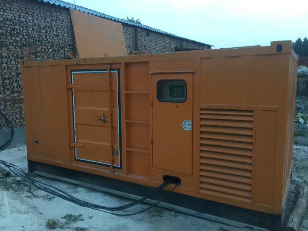 甘孜发电机组长期使用中，电缆线的敷设路径有哪些要求？